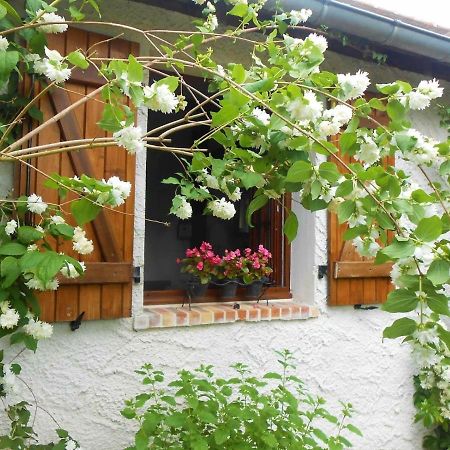 Aux Marguerites Villa Sainte-Genevieve-les-Gasny Buitenkant foto