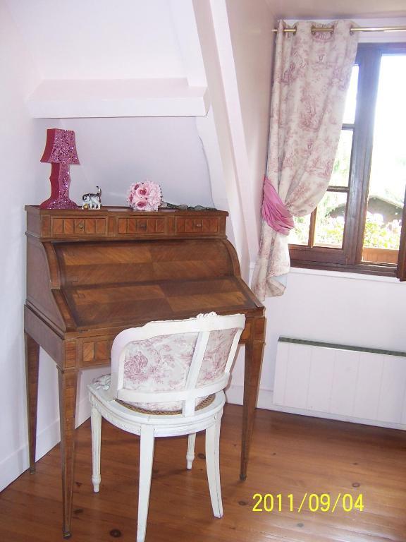 Aux Marguerites Villa Sainte-Genevieve-les-Gasny Kamer foto